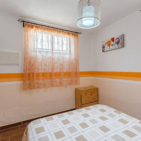 アパート Cozy Townhouse With A Garden. *